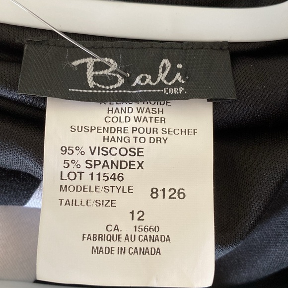 Bali script print ruffle hem dress Sz 12 NWTs 95% viscose PTP 21” length 39” - Picture 6 of 6